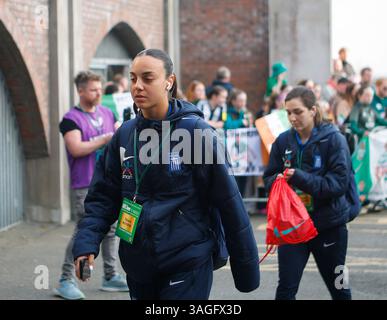 8 avril 2025 ; stade de Tallaght, Dublin, Irlande : Ligue des Nations femmes International de football, République d'Irlande contre Grèce ; l'équipe grecque arrive au stade de Tallaght Banque D'Images
