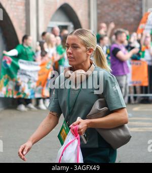 8 avril 2025 ; stade de Tallaght, Dublin, Irlande : Ligue des Nations femmes International de football, République d'Irlande contre Grèce ; l'équipe irlandaise arrive au stade de Tallaght Banque D'Images