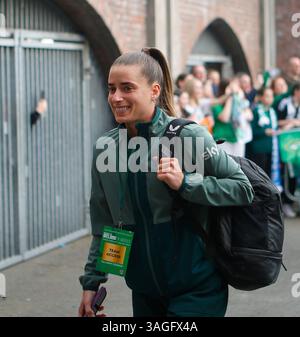 8 avril 2025 ; stade de Tallaght, Dublin, Irlande : Ligue des Nations femmes International de football, République d'Irlande contre Grèce ; l'équipe irlandaise arrive au stade de Tallaght Banque D'Images