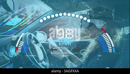 Image de l'interface avec l'icône de charge de la batterie et l'indicateur de vitesse sur la femme avec casque vr Banque D'Images