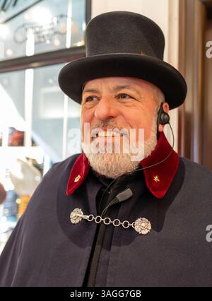 Le portier du Burlington Arcade Piccadilly West End London Banque D'Images