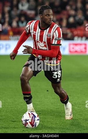 Sheffield, Royaume-Uni. 08 avril 2025. Femi Seriki de Sheffield a Uni avec le ballon lors du match du Sky Bet Championship Sheffield United vs Millwall à Bramall Lane, Sheffield, Royaume-Uni, le 8 avril 2025 (photo par Mark Cosgrove/News images) à Sheffield, Royaume-Uni le 4/8/2025. (Photo de Mark Cosgrove/News images/SIPA USA) crédit : SIPA USA/Alamy Live News Banque D'Images