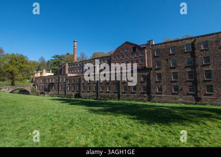 Quarry Bank Mill (également connu sous le nom de Styal Mill) à Styal, Cheshire, en Angleterre, est l'une des usines textiles les mieux conservées de la révolution industrielle. Banque D'Images