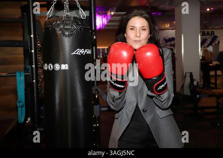 Vanessa Blumhagen BEI der Eröffnung des Sports clubs Hafencity im Westfield Hamburg-Überseequartier. Hambourg, 08.04.2025 *** Vanessa Blumhagen à l'ouverture du Sports Club Hafencity à Westfield Hamburg Überseequartier Hamburg, 08 04 2025 Foto :xgbrcix/xFuturexImagex sports club 5436 Banque D'Images