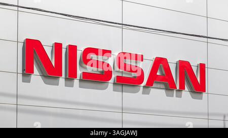 Toronto, Canada- 19 juin 2018 : signe de Nissan sur le bâtiment du concessionnaire automobile à Toronto, Canada. Banque D'Images
