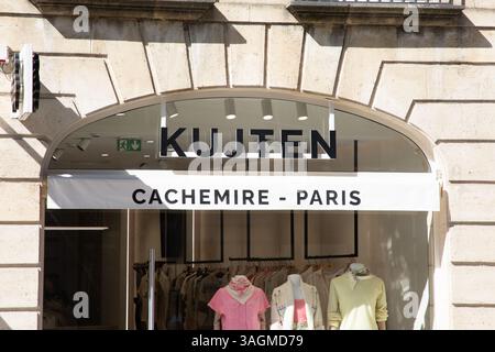 Bordeaux , France - 04 09 2025 : Kujten cachemire paris enseigne et logo façade de la façade du magasin de luxe boutique maison française de kash Banque D'Images
