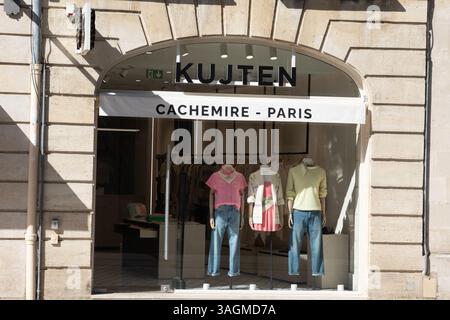 Bordeaux , France - 04 09 2025 : kujten cachemire paris enseigne et logo texte boutique mur façade magasin de luxe boutique boutique boutique de kashmi Banque D'Images