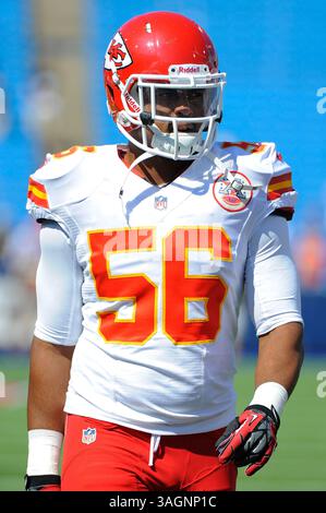 16 septembre 2012 : le linebacker Derrick Johnson #56 des Kansas City Chiefs regarde avant le match contre les Buffalo Bills au Ralph Wilson Stadium à Orchard Park, New York. (Crédit image : © Rich Barnes/Cal Sport Media/ZUMAPRESS.com) Banque D'Images
