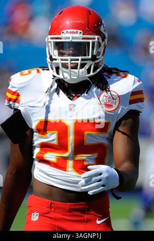 Le 16 septembre 2012 : le Jamal Charles #25 des Chiefs de Kansas City regarde avant le match contre les Bills de Buffalo au Ralph Wilson Stadium à Orchard Park, New York. (Crédit image : © Rich Barnes/Cal Sport Media/ZUMAPRESS.com) Banque D'Images