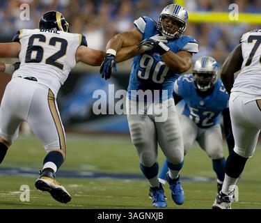 Le garde de Louis Rams Harvey Dahl (62) combat contre les Detroit Lions Defensive Tackle Ndamukong Suh (90) lors du match de football NFL entre Louis Rams et les Detroit Lions au Ford Field le 9 septembre 2012 à Detroit, Michigan. Tom Turrill/CSM (image crédit : © Tom Turrill/Cal Sport Media/ZUMAPRESS.com) Banque D'Images