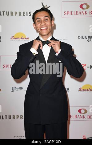 David Hermlin BEI der Verleihung des 31. B.Z. Kulturpreises 2025 im Theater am Potsdamer Platz. Berlin, 08.04.2025 *** David Hermlin à la cérémonie de remise des prix du B Z Kulturpreis 2025 31 au Theater am Potsdamer Platz Berlin, 08 04 2025 Foto :XF.xKernx/xFuturexImagex kulturpreis 5512 Banque D'Images