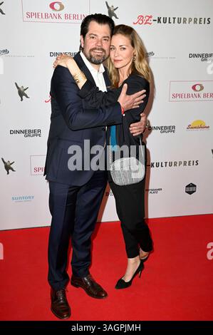 Daniel Fehlow mit Ehefrau Jessica Ginkel BEI der Verleihung des 31. B.Z. Kulturpreises 2025 im Theater am Potsdamer Platz. Berlin, 08.04.2025 *** Daniel Fehlow avec sa femme Jessica Ginkel lors de la cérémonie de remise des prix B Z Kulturpreis 2025 31 au Theater am Potsdamer Platz Berlin, 08 04 2025 Foto :XF.xKernx/xFuturexImagex kulturpreis 5619 Banque D'Images