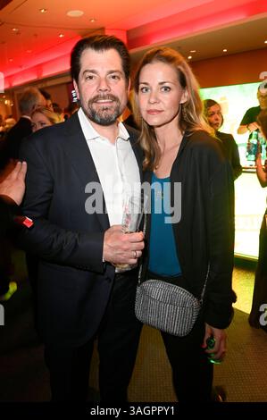 Daniel Fehlow und Jessica Ginkel BEI der Verleihung des 31. B.Z. Kulturpreises 2025 im Theater am Potsdamer Platz. Berlin, 08.04.2025 *** Daniel Fehlow et Jessica Ginkel lors de la cérémonie de remise des prix B Z Kulturpreis 2025 31 au Theater am Potsdamer Platz Berlin, 08 04 2025 Foto :XF.xKernx/xFuturexImagex kulturpreis 5714 Banque D'Images