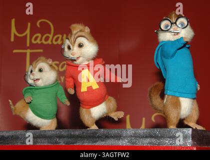 Dec. 24, 2009 - Hollywood, Californie, États-Unis - les figurines de cire d'Alvin & The Chipmunks dévoilées à Madame Tussauds Hollywood à Hollywood, CA 12-23-2009 2009........ ALVIN ET LES CHIPMUNKS. K62949SK (crédit image : © Scott Kirkland/Globe photos/ZUMApress.com) Banque D'Images