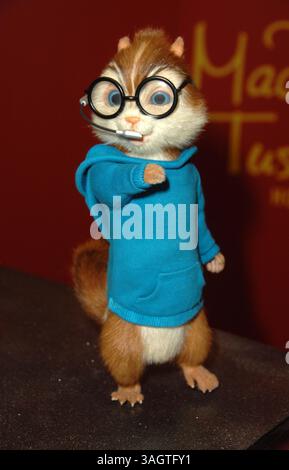 Dec. 24, 2009 - Hollywood, Californie, États-Unis - les figurines de cire d'Alvin & The Chipmunks dévoilées à Madame Tussauds Hollywood à Hollywood, CA 12-23-2009 2009........ THEODORE. K62949SK (crédit image : © Scott Kirkland/Globe photos/ZUMApress.com) Banque D'Images