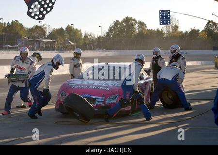24 octobre 2009 : Carl Edwards, pilote de la Ford No. 60 Save A Lot , fait escale lors du Kroger on Track for the Cure 250 au Memphis Motorsports Park. (Crédit image : © ASP/Cal Sport Media/ZUMA Press) Banque D'Images