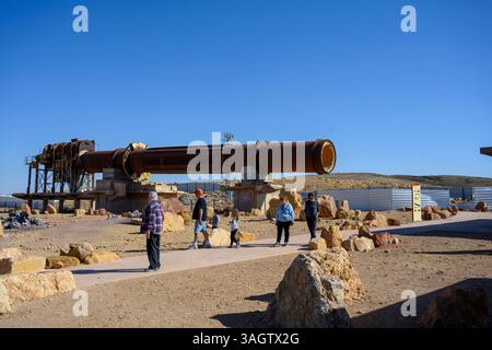 Four industriel utilisé dans les années 1950 pour la production de briques ignifuges photographiées le long de la route des couleurs de Ramon, à Makhtesh Ramon (cratère de Ramon Banque D'Images