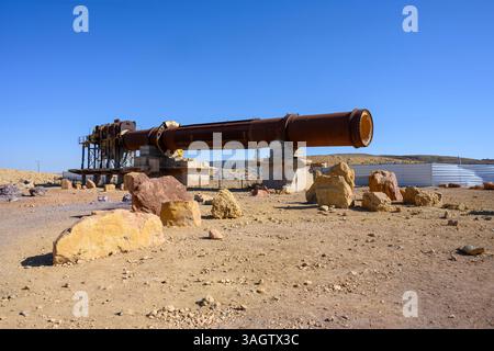 Four industriel utilisé dans les années 1950 pour la production de briques ignifuges photographiées le long de la route des couleurs de Ramon, à Makhtesh Ramon (cratère de Ramon Banque D'Images