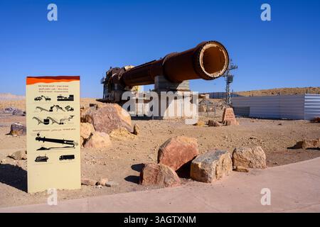Four industriel utilisé dans les années 1950 pour la production de briques ignifuges photographiées le long de la route des couleurs de Ramon, à Makhtesh Ramon (cratère de Ramon Banque D'Images