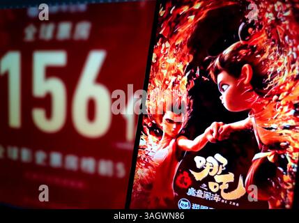 Suqian, Chine. 09th Apr, 2025. Une photo d'illustration montre le film d'animation ne Zha 2, qui gagne 15,6 milliards de yuans chinois dans le monde, à Suqian, dans la province du Jiangsu, en Chine, le 9 avril, 2025. (photo de Costfoto/NurPhoto) crédit : NurPhoto SRL/Alamy Live News Banque D'Images