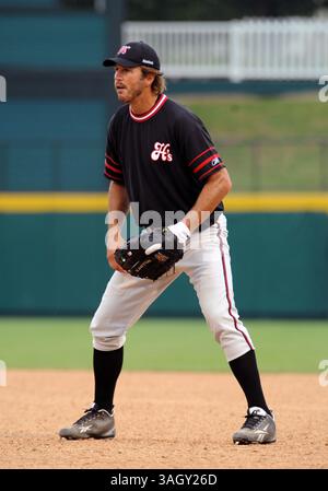 13 juin 2009 : Mike Modano des Stars de Dallas joue le premier match de baseball pendant le match de bienfaisance de base-ball Reebok Heroes Baseball Game par la Fondation Mike Modano au stade de baseball Dr Pepper à Frisco, Texas. (Crédit image : © Albert Pena/Cal Sport Media/ZUMA Press) Banque D'Images