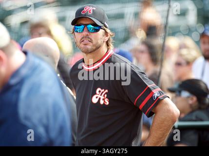 13 juin 2009 : Mike Modano des Stars de Dallas lors du match de baseball caritatif Reebok Heroes Baseball Game par la Fondation Mike Modano au stade de baseball Dr Pepper à Frisco, Texas. (Crédit image : © Albert Pena/Cal Sport Media/ZUMA Press) Banque D'Images