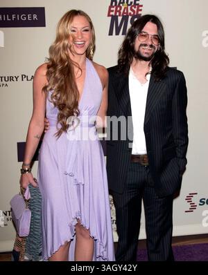 12 juin 2009 - Utica, New York, USA - DREA de MATTEO et le TIREUR DE longue date JENNINGS se sont fiancés lors du concert de Jennings à Utica, New York. Le couple a une fille, Alabama, née en 2007. SUR LA PHOTO : 22 avril 2005 - Century City, Californie, États-Unis - L'actrice DREA de MATTEO et LE TIREUR JENNINGS au 12ème gala annuel Race to Erase MS tenu au Century Plaza Hotel. (Crédit image : © Lisa O'Connor/ZUMA Press) Banque D'Images