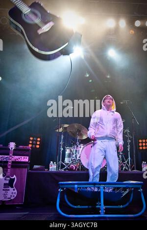 25 octobre 2009 - Hollywood, Californie, États-Unis - WEEZER se produit en direct au Hollywood palladium avec le chanteur RIVERS CUOMO. (Crédit image : © Adam Latham/ZUMA Press) Banque D'Images