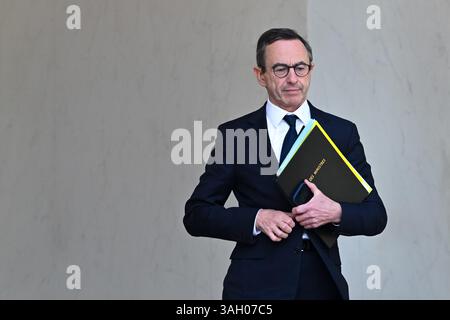 Paris, France. 09th Apr, 2025. Le ministre de l'intérieur Bruno Retailleau quitte le Conseil des ministres le 9 avril 2025 - 09/04/2025 - France/Ile-de-France (région)/Paris - Julien Mattia/le Pictorium crédit : LE PICTORIUM/Alamy Live News Banque D'Images