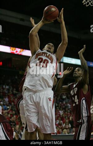 4 novembre 2009 : Jordan Williams #20 lors du match d'exposition University of Maryland Terrapins 75-54 remporte la victoire sur les Crimson Hawks de l'Indiana University of Pennsylvania au Comcast Center de College Park, Maryland. (Crédit image : © Mitch Stringer/Cal Sport Media/ZUMA Press) Banque D'Images