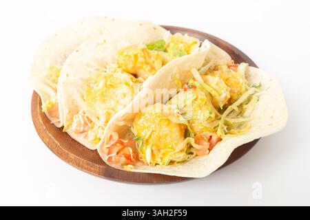 Tacos de crevettes sur un fond blanc Banque D'Images