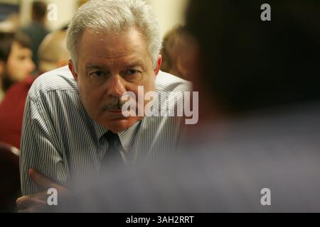 Derrick Kuzak, vice-président du groupe chargé du développement mondial des produits chez Ford Motor Company, s'adresse aux médias lors de son intervention au Ford Product Review Center à Dearborn le mardi 21 juillet 2009. ANDRE J. JACKSON/Detroit Free Press. (Crédit image : © Detroit Free Press/ZUMA Press) Banque D'Images