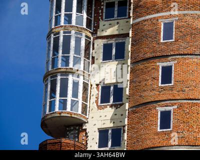 24 avril 2015 - isolation thermique d'un immeuble à appartements décoratifs en polyuréthane (crédit Image : © Zuma sur le fil) Banque D'Images