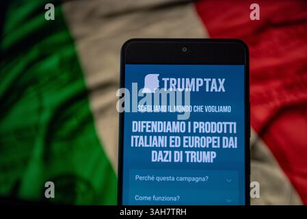 Italie. 9 avril 2025. Dans cette illustration photo, l'application web TrumpTax vue en cours d'exécution sur un smartphone. Le projet TrumpTax est promu par le groupe politique italien Alleanza Verdi e Sinistra (Alliance verte et gauche) pour informer les consommateurs sur l'origine des produits. Son objectif est de contrer les tarifs américains en encourageant des choix d'achat conscients. (Crédit image : © Vincenzo Nuzzolese/SOPA images via ZUMA Press Wire) USAGE ÉDITORIAL SEULEMENT ! Non destiné à UN USAGE commercial ! Banque D'Images