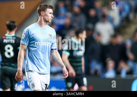 #14, Ben Sheaf de Coventry City pendant le match de championnat Sky Bet entre Coventry City et Portsmouth à la Coventry Building Society Arena, Coventry le mercredi 9 avril 2025. (Photo : Stuart Leggett | mi News) crédit : MI News & Sport /Alamy Live News Banque D'Images
