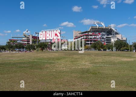 Tampa, Floride, États-Unis - 8 janvier 2022 : vue extérieure du Raymond James Stadium à Tampa, Floride, États-Unis. Banque D'Images