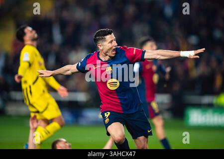 Barcelone, Espagne. 9 avril 2025. Robert Lewandowski (avant) du FC Barcelone célèbre son but lors du match de 1ère manche de l'UEFA Champions League entre le FC Barcelone et le Borussia Dortmund à Barcelone, en Espagne, le 9 avril 2025. Crédit : Joan Gosa/Xinhua/Alamy Live News Banque D'Images