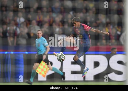 Barcelone, ESP. 09th Apr, 2025. FC BARCELONE vs BORUSSIA Dormund 9 avril 2025 Lamine Yamal (19 ans) du FC Barcelone lors de la demi-finale de l'UEFA Champions League 2024/25 entre le FC Barcelone et le Borussia Dormund au stade Olimpic Lluis Companys de Montjuïc à Barcelone, Espagne. Crédit : Rosdemora/Alamy Live News Banque D'Images