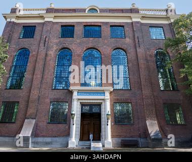 Façade de la Synagogue portugaise d'Amsterdam, un bâtiment historique du XVIIe siècle, ouvert en 1675. Banque D'Images