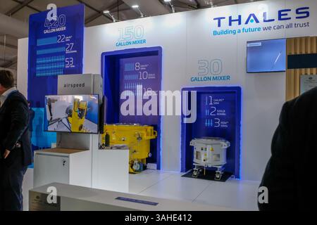 Avalon, Australie. 25 mars 2025. Logo et stand de Thales Group, une multinationale française de l'aérospatiale et de la défense vus à Avalon Australie. (Photo de Alexander Bogatyrev/SOPA images/SIPA USA) crédit : SIPA USA/Alamy Live News Banque D'Images