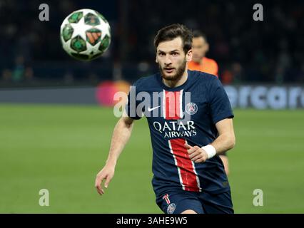Paris, France. 09th Apr, 2025. Khvicha Kvaratskhelia du PSG lors des quarts de finale de l'UEFA Champions League 1ère manche de football entre le Paris Saint-Germain (PSG) et l'Aston Villa FC le 9 avril 2025 au stade Parc des Princes à Paris, France - photo Jean Catuffe/DPPI crédit : DPPI Media/Alamy Live News Banque D'Images
