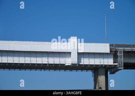 Région de Bruxelles-capitale, Belgique : 9 avril 2025 : le ring de Bruxelles et le viaduc de Vilvorde sont en cours de construction Banque D'Images