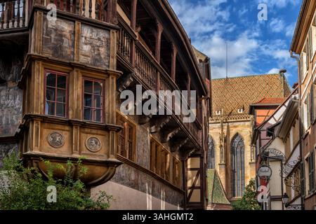 Le Pfister House bâtiment emblématique de 1537 dans la vieille ville de Colmar ville en Alsace, France. Architecture Renaissance avec des peintures inspirées de la BI Banque D'Images