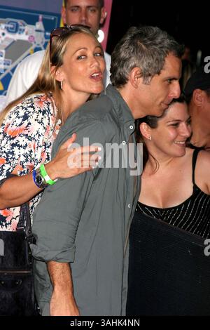 26 mai 2017 - photo - BEN STILLER et CHRISTINE TAYLOR se séparent après 17 ans de mariage, confirme US Weekly. Le couple s'est rencontré lors du tournage du pilote Fox de 1999 Heat Vision et Jack. Les deux ont un fils Quinlin et une fille Ella. "Avec un amour et un respect énormes l'un pour l'autre, et les 18 années que nous avons passées ensemble en tant que couple, nous avons pris la décision de nous séparer", a déclaré le couple dans une déclaration conjointe. Photo : 9 septembre 2006 - New York, New York, États-Unis - CÉLÉBRITÉS À US OPEN TENNIS MEN, DEMI-FINALES S. ET LES FEMMES ;S FINAL DATÉ 09-09-06 - BEN STILLER ET SON ÉPOUSE CHRISTINE TAYLOR. Banque D'Images