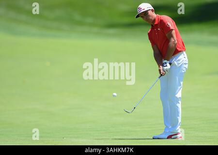 29 JUIN 2017 - Rickie Fowler (USA) jette sa balle dans le sixième trou lors de la ronde d'ouverture au Quicken Loans National 2017 au Tournament Players Club de Potomac MD. (Image de crédit : &copy ; John Middlebrook/CSM via ZUMA Wire) Banque D'Images