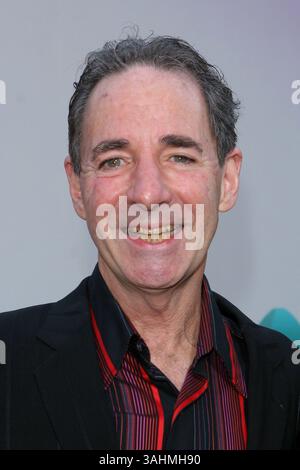 30 octobre 2005 - Hollywood, CA, États-Unis - 30 octobre 2005 - Hollywood CA - Harry Shearer. La première de Los Angeles de ''Chicken Little'' a eu lieu au théâtre El Capitan..crédit photo : Jacqui Wong/AdMedia Banque D'Images