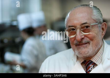 29 janvier 2010 - Paris, France - Restaurant Senderens, Alain Senderens (2 décembre 1939 â€“ 25 juin 2017) était un chef et praticien français de la Nouvelle cuisine. Le Figaro le crédite comme l'inventeur des associations gastronomiques et vinicoles. (Crédit image : © Ania Freindorf via ZUMA Wire) Banque D'Images