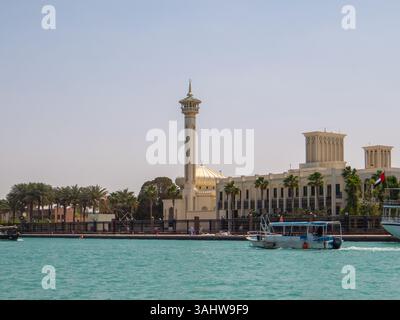 Dubaï. La mosquée Alfarooq ou Al Farooq masjid. Situé dans le quartier historique Al Fahidi (Al Bastakiya) Banque D'Images