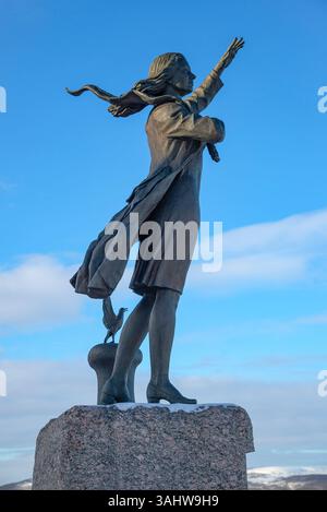 MOURMANSK, RUSSIE - 11 MARS 2025 : monument à 'ceux qui savent attendre' gros plan. Murmansk Banque D'Images