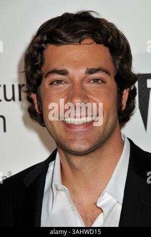 8 novembre 2008 - Culver City, CA, États-Unis - 08 novembre 2008 - Culver City, Californie - Zachary Levi. 4e récompense annuelle ''A Fine Romance'' pour le Motion Picture & Television Fund aux Sony Pictures Studios. Crédit photo : Byron Purvis/AdMedia Banque D'Images
